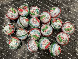 lot 585 image: Gummi Pops Suprise bundle of 18