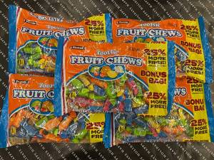 lot 606 image: Tootsie Fruit Chews 5 X 1LB Bags