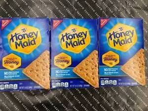 lot 521 image: Honey Maid Crackers 3 boxes
