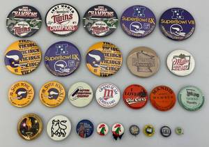 lot 51 image: Misc. Vintage Buttons