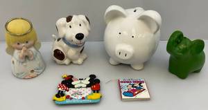 lot 81 image: Misc. Vintage Animal Banks & More