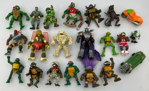 lot 229 image: Vintage TMNT & More