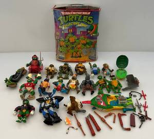lot 230 image: Vintage TMNT Carrying Case With Figures & More