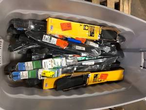 Lot of Assorted Lawn Mower Blades Various Sizes and Conditions    Customer Returns See Pictures