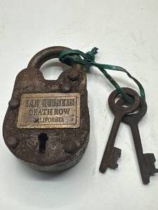 San Quentin Padlock with 2 Keys (4 12)