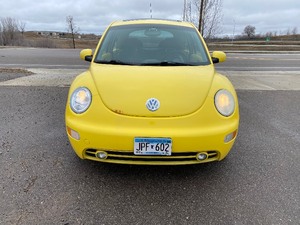 lot 20 image: 2002 Volkswagen Beetle