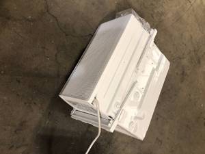 LG 5,800 BTU 115V Window Air Conditioner Cools 230 Sq. Ft. customer return see pictures
