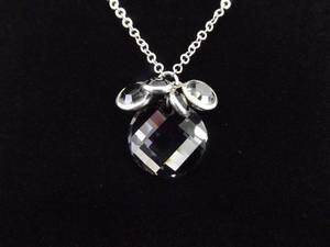 .925 Sterling Silver Facetted Black and Green Dangle Pendant Necklace
