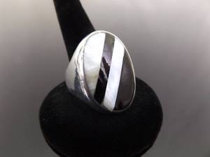 .925 Sterling Silver Inlayed Black Onyx and Mother of Pearl Ring Size 9.75