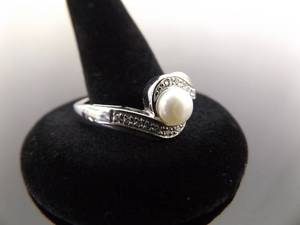 .925 Sterling Silver Genuine Pearl Zirconia Ring Size 11