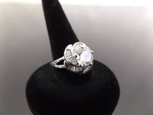 .925 Sterling Silver Baguette Faceted Zirconia Flower Ring Size 7