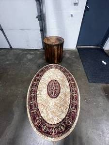 Round End Table with Rug