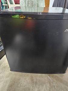 Artic King Mini Fridge - untested