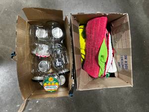 Various Mason Jars and Microfiber Mop Head CoversDetailers