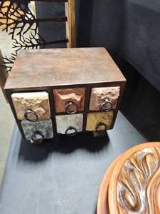 Wooden Covered Bowls & Other Wooden Decor