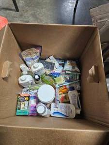 Various Bathroom Supplies & Personal Care Supplies