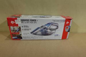 lot 17 image: Dirt Devil Quick Flip Wet-Dry Vacuum -Missing Power Cord