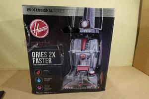 lot 18 image: Hoover Power Scrub ElitePet Carpet Cleaner -Missing Attatchments