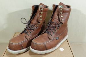 lot 28 image: Irish Setter Mens Work Wingshooter Boots -Size 10