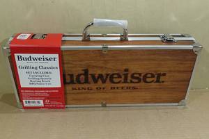 lot 44 image: Budweiser Grilling Classics Set