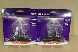 lot 57 image: 2 Sets Sylvania Xtravision Halogen Lamps -9005