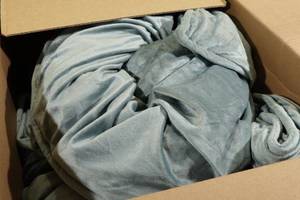 lot 117 image: Weighted Idea 15lb Weighted Blanket 80x60