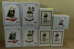 lot 220 image: 8 Memory Company Nascar Ornaments