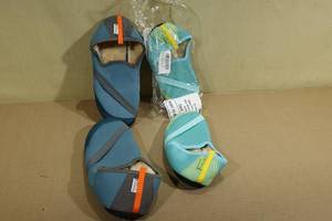 lot 244 image: 2 Pairs Kozikicks -Size Medium
