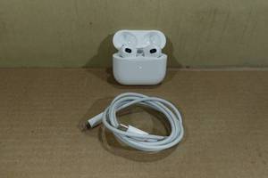 lot 252 image: Apple Airpods 3rd Generation
