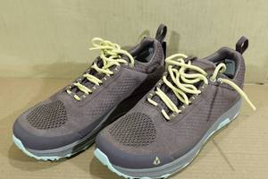 lot 264 image: Vasque Womens Sneakers -Size 9