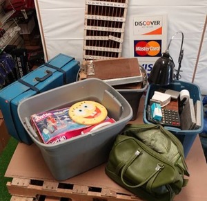 lot 266 image: Assorted Office Supplies