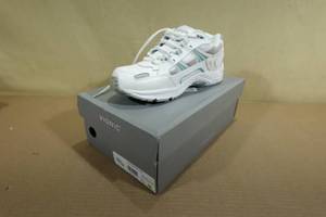 lot 267 image: Vionic Womens Sneakers -Size 7.5