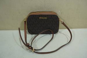 lot 40B image: Michael Kors Crossbody Purse