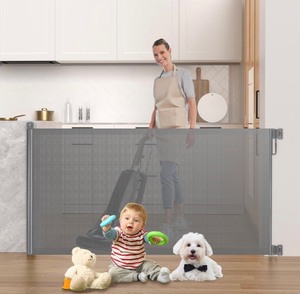 lot 121 image: Retractable Baby Gate 33x72