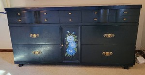 lot 35 image: Blue Dresser with Hand Painted Floral Art Design on Cabinet
