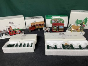 lot 226 image: Dept 56 Wagon, Horses, & Fences