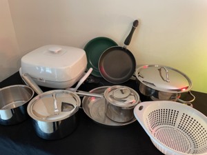 lot 161 image: Cruisart Pots, & Electric SkilletFry Pan