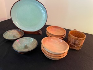 lot 162 image: Wow Artist Pottery Bakeware, Philippines Mug, Woodpecker Woodware From Japan & World Market Platter