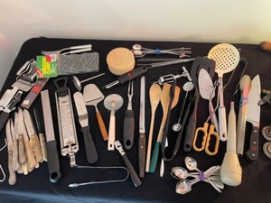 lot 299 image: Kitchen Utensils Drawer