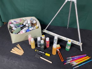 lot 110 image: Paints, Brushes & Easel