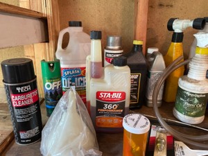 lot 250 image: Garage Chemicals