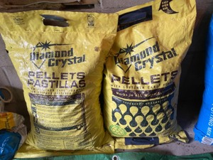 lot 275 image: Two Diamond Crystal Salt Bags
