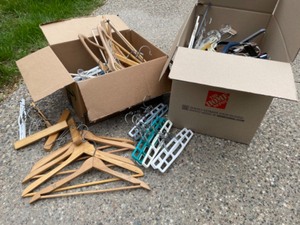 lot 320 image: Hangers Galore