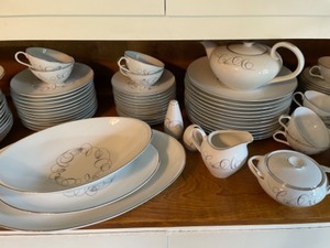 lot 114 image: Tempo by Meito Dishes Made in Japan