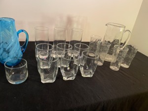 lot 118 image: Pitchers & Glass Collection