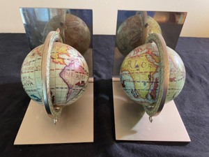 lot 19 image: World Bookends