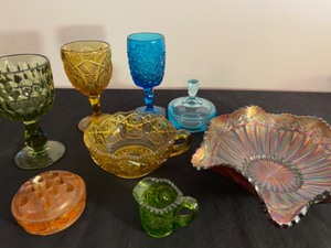 lot 200 image: Carnival & Colored Glass Display