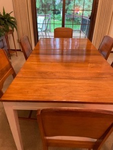 lot 59 image: Beautiful Wooden Top Table with Expandable Leaves and 6 Chairs