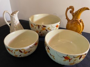lot 129 image: 1970s Fall Bowls & Vases