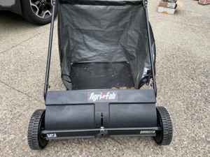 lot 145 image: Agri Fab Leaf Collector